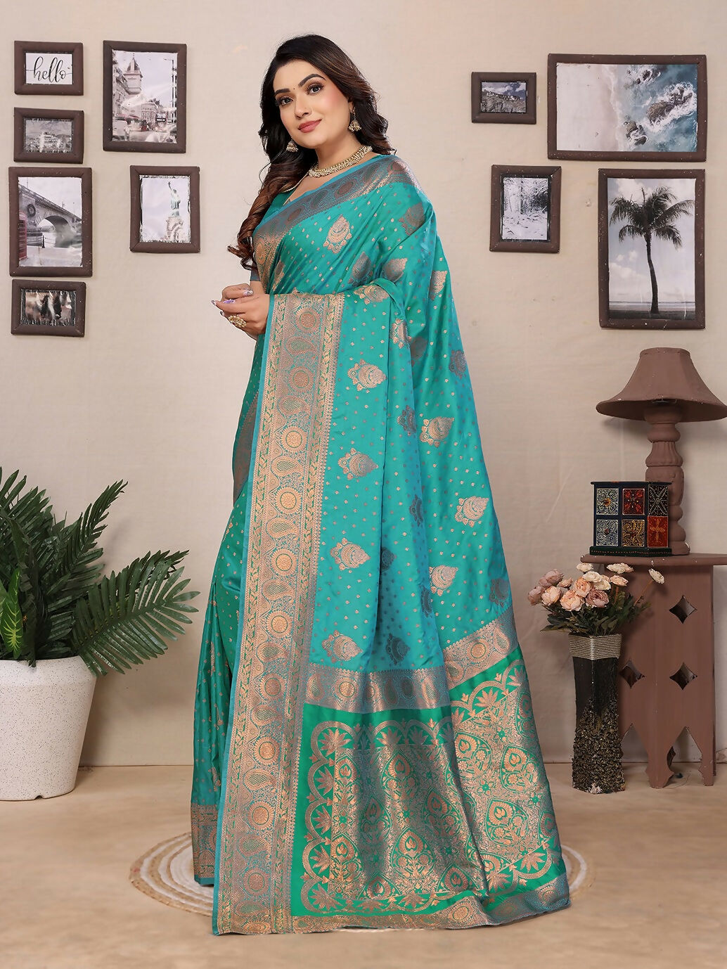 Joban Fashion Banarasi Light Green Woven Soft Silk Saree | Swadesiicart