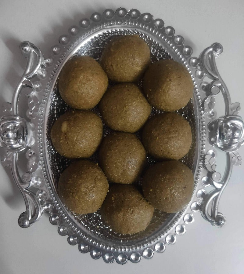 Govi’s Organic Foods - Jaggery Bajra Gondh Laddu (Pearl Millet) | Swadesiicart