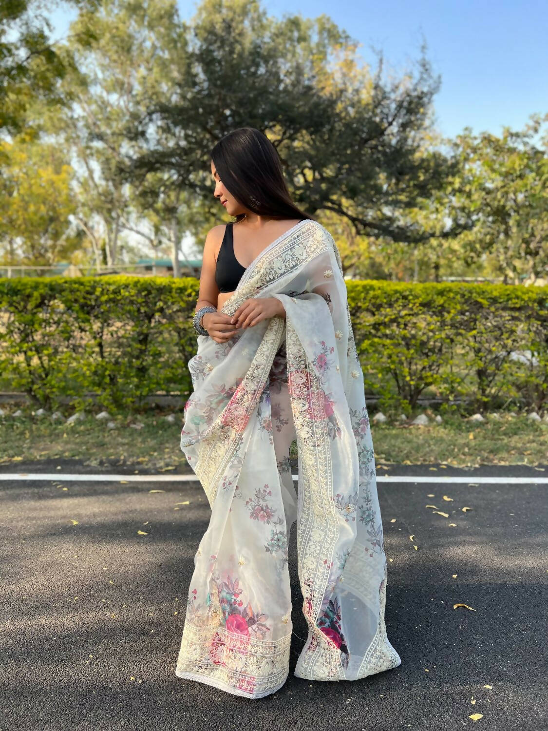Vamsee White Organza Saree - Swadesiicart