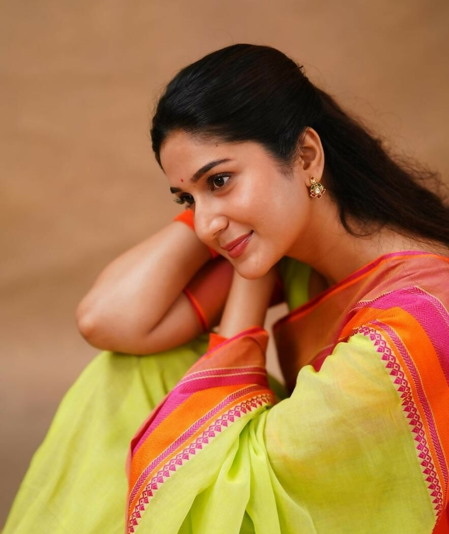 Exclusive Collection Light Green Beautiful Khadi Cotton Handloom Saree - Swadesiicart