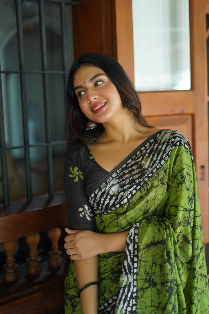 Arfa Fashion House Green Combination Pure Chanderi Cotton Batik Printed Saree