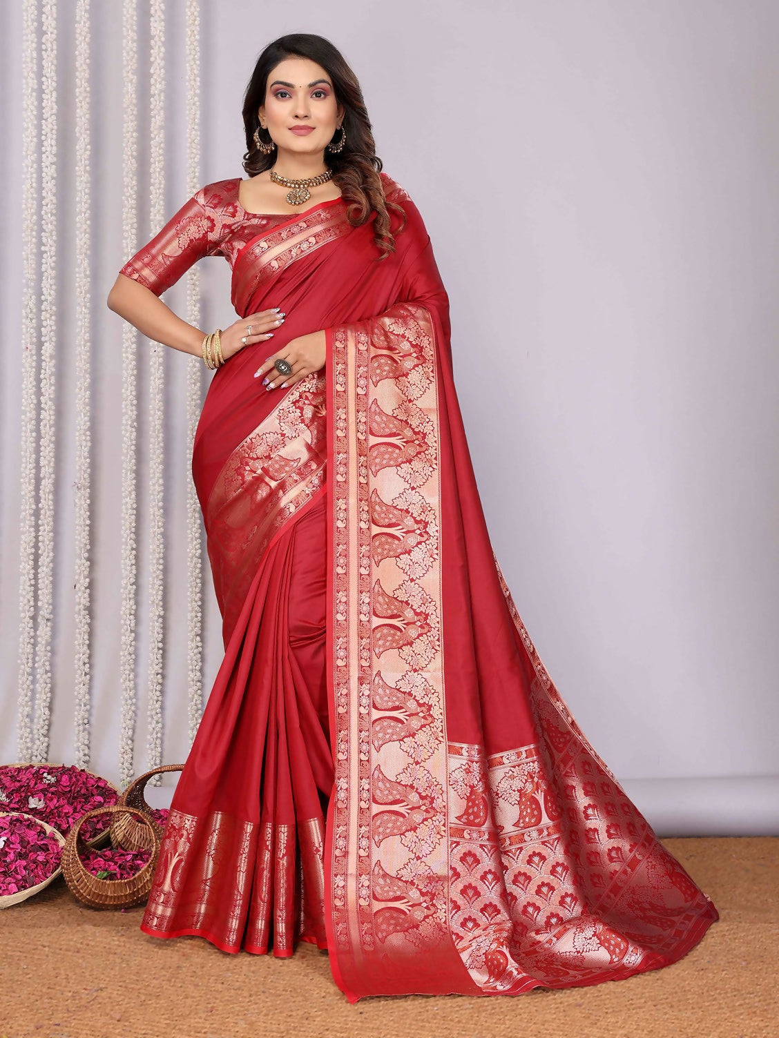 Joban Fashion Red Woven Banarasi Silk Sarees | Swadesiicart