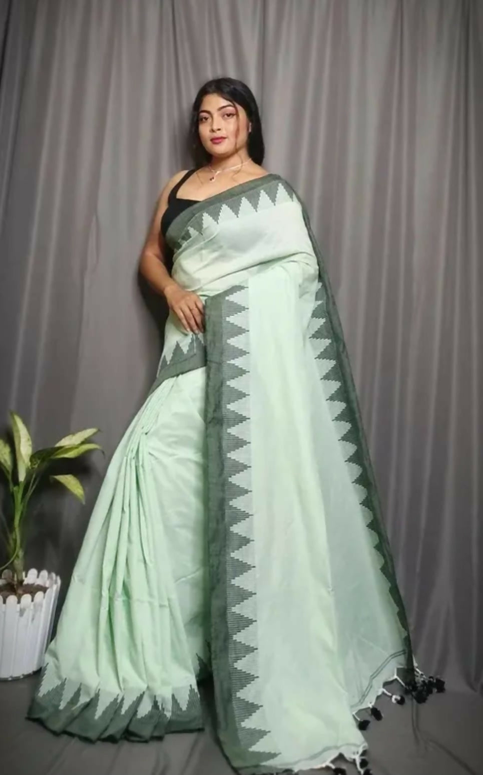 Exclusive Collection Beautiful Light Green Pure Cotton Woven Handloom Saree With Running Blouse Piece - Swadesiicart