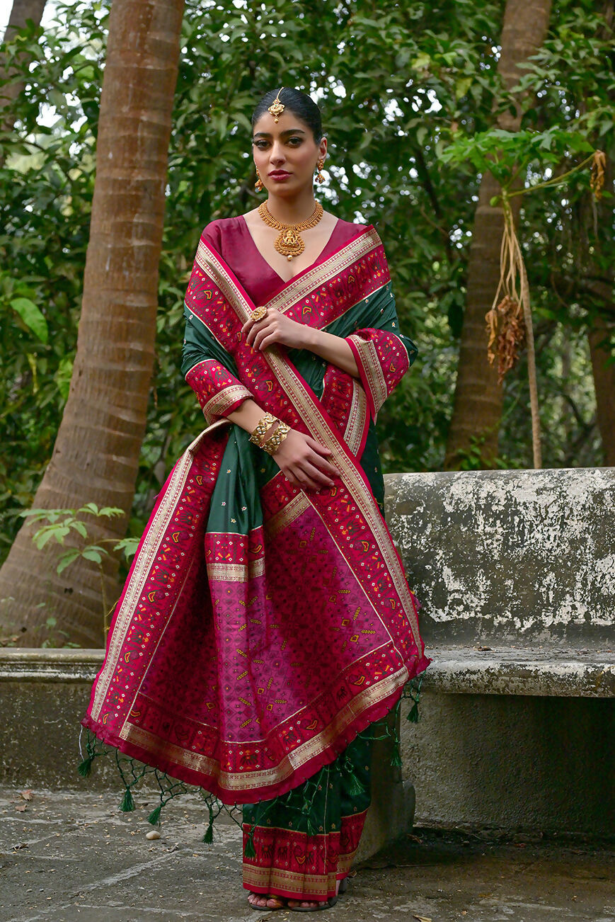 Vishnu Weaves Women's Bt-green Banarasi Silk Woven Saree with Blouse - Swadesiicart