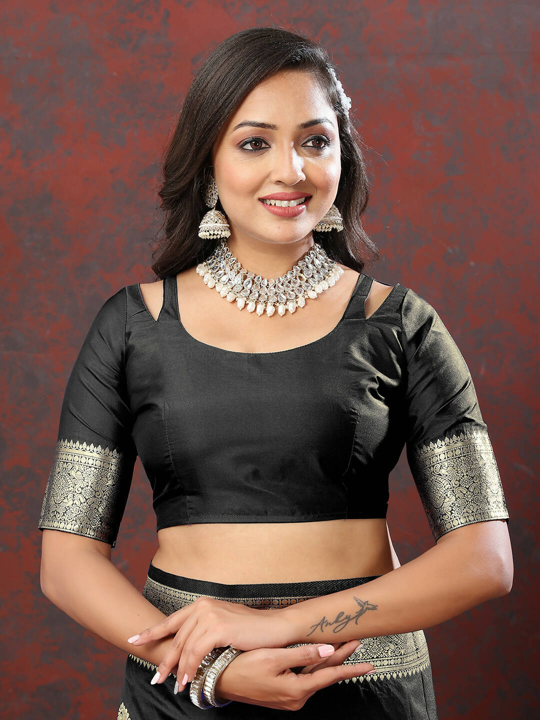 Lorenvalley Fashion Black Soft Silk Woven Design Gold Zari Weaving Saree - Swadesiicart