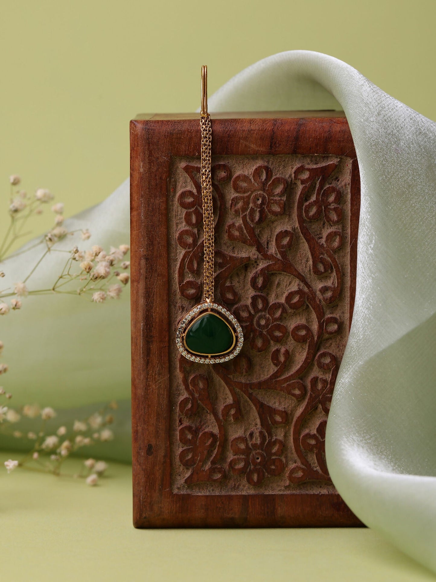 Ruby Raang Gold Polished Green Stone Kundan Maang Tikka | Swadesiicart