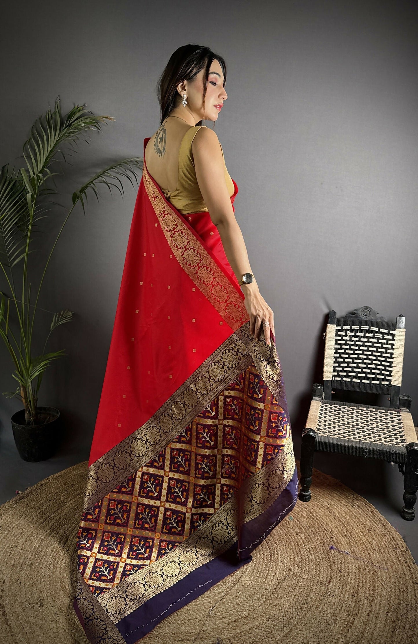 Joban Fashion Red Banarasi Cotton Silk Woven Saree | Swadesiicart