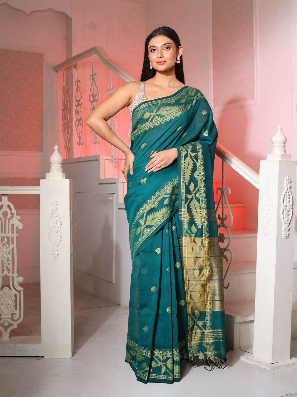 Exclusive Collection Beautiful Green Pure Cotton Woven Handloom Saree With Running Blouse Piece - Swadesiicart