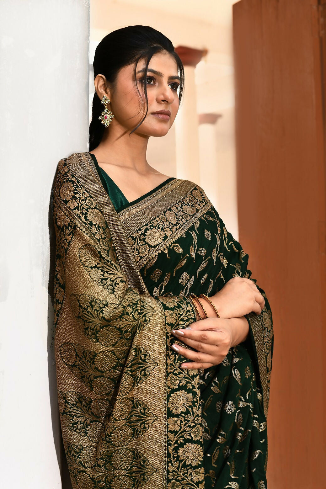 Joban Fashion Emerald Green Crepe Chiffon Pure Handloom Banarasi Silk Saree | Swadesiicart