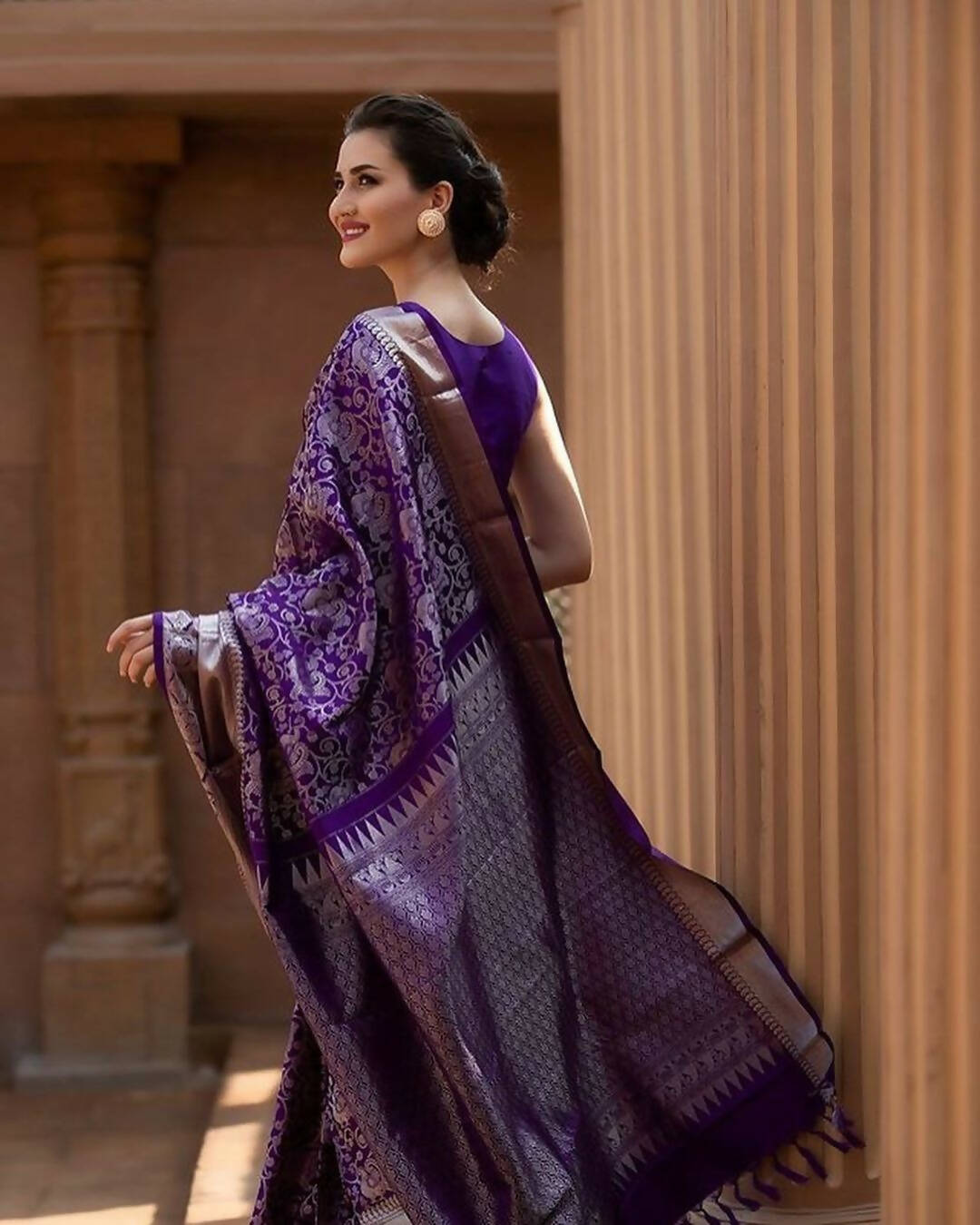 DEIANA'S Beautiful Designer Golden zari Soft Lichi Silk Saree - Majenta - Swadesiicart