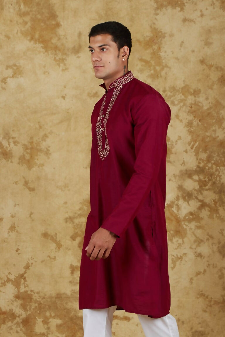 Bluesaanchi Men's Handloom Embroidered Crimson Kurta Set | Swadesiicart