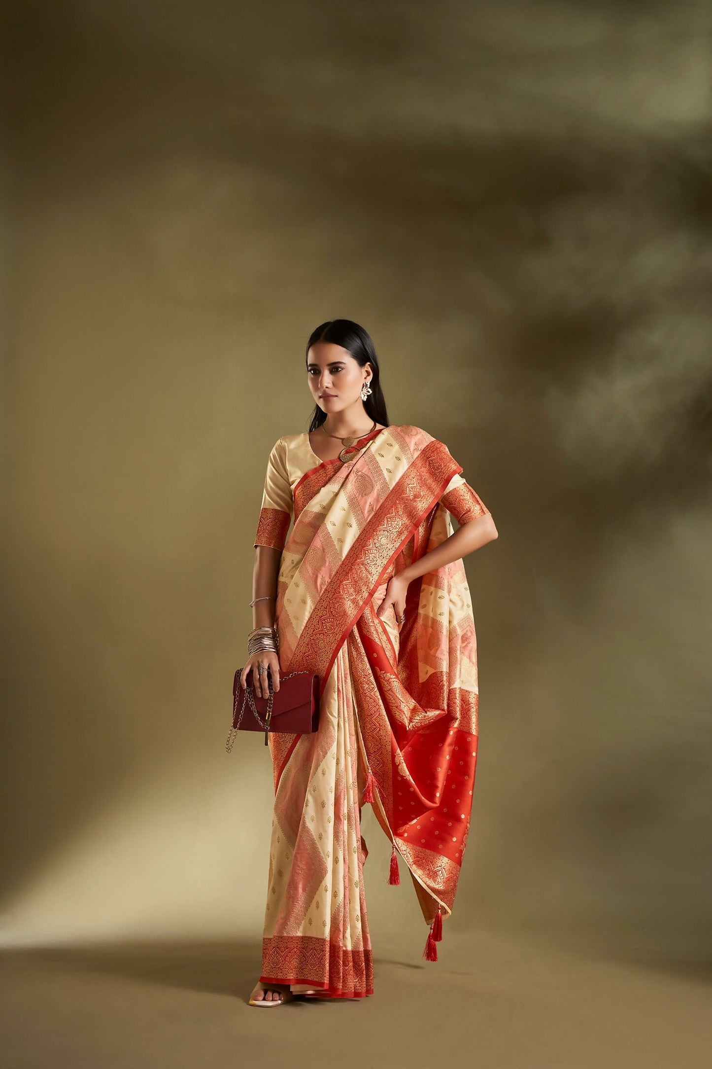 Joban Fashion Cream & Pink Plain With Weaving Border Banarasi Silk Sarees | Swadesiicart