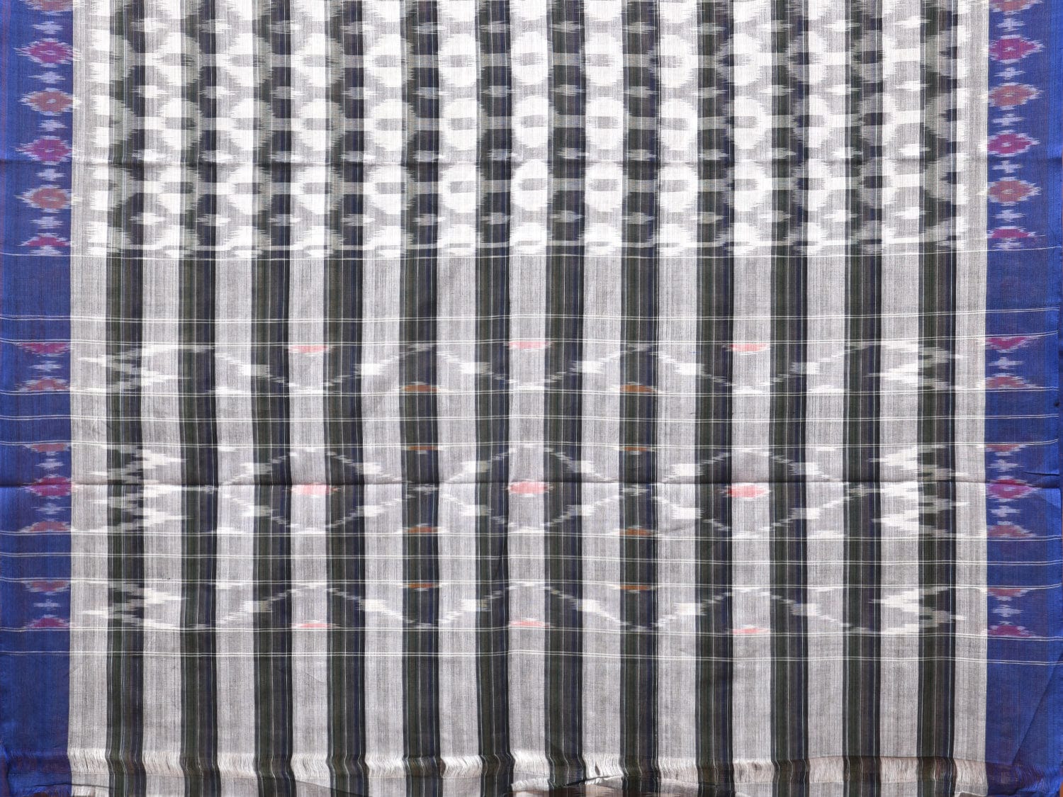 White and Black Pochampally Ikat Cotton Handloom Saree with Strips Design No Blouse - Global Threads | Swadesiicart