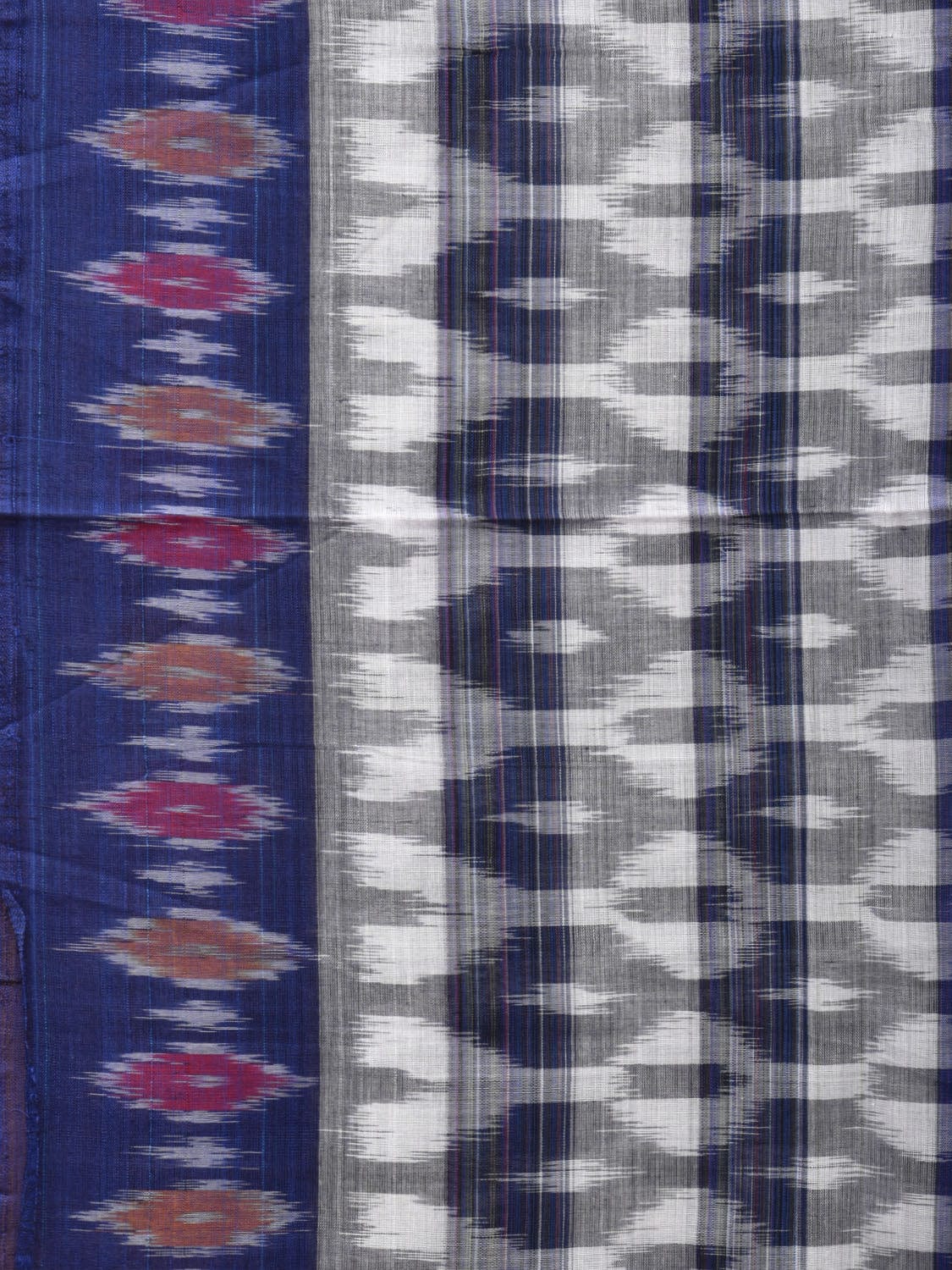 White and Blue Pochampally Ikat Cotton Handloom Saree with Strips Design No Blouse - Global Threads | Swadesiicart