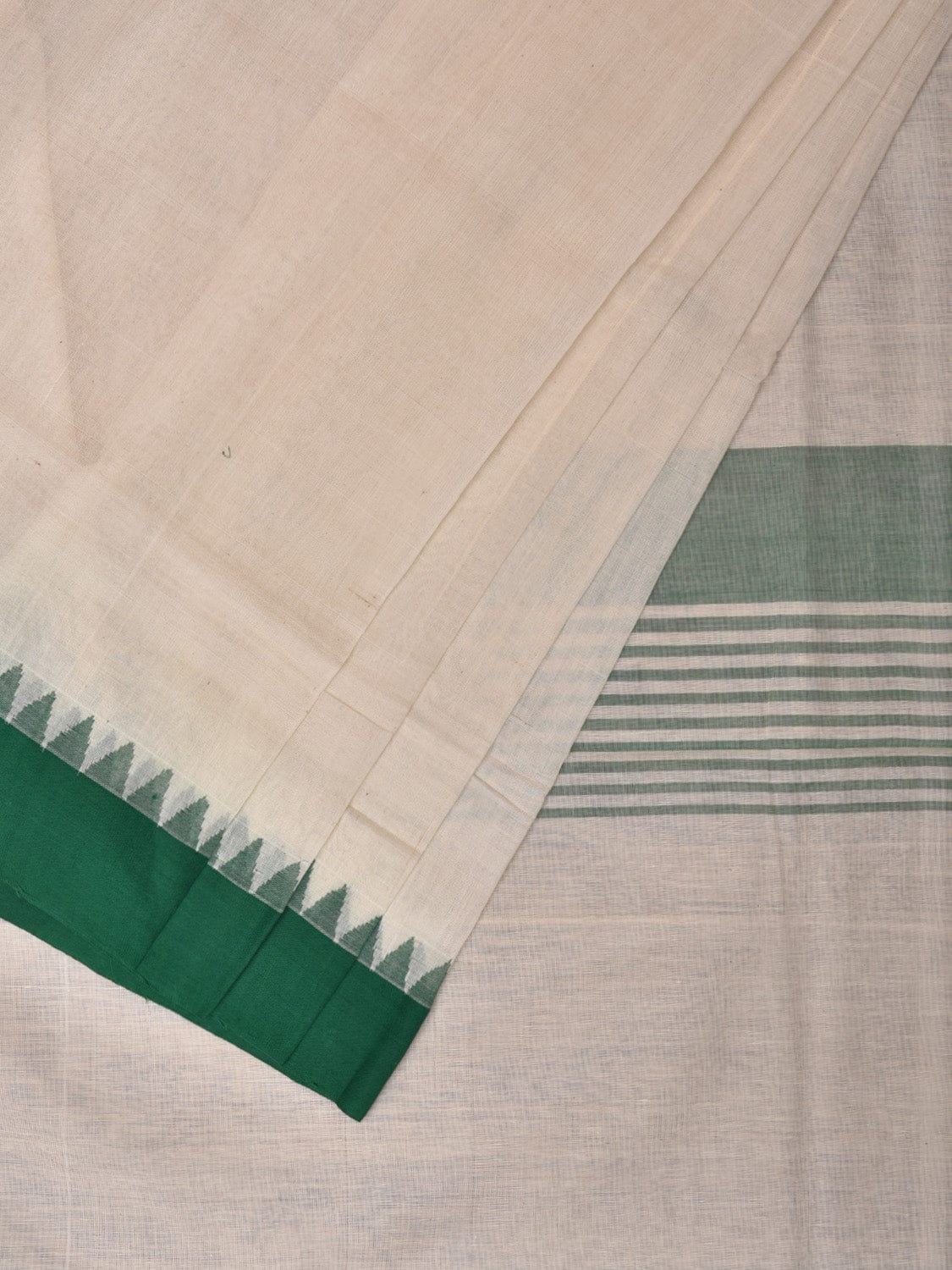White and Green Khadi Cotton Handloom Plain Saree with Temple Border Design - Global Threads | Swadesiicart