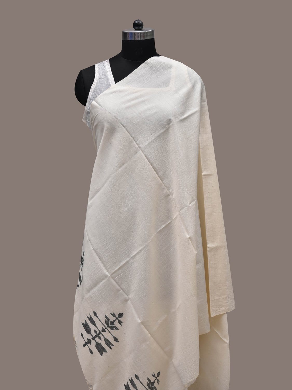 White Khadi Cotton Handloom Dupatta with Dhakai Design - Global Threads | Swadesiicart