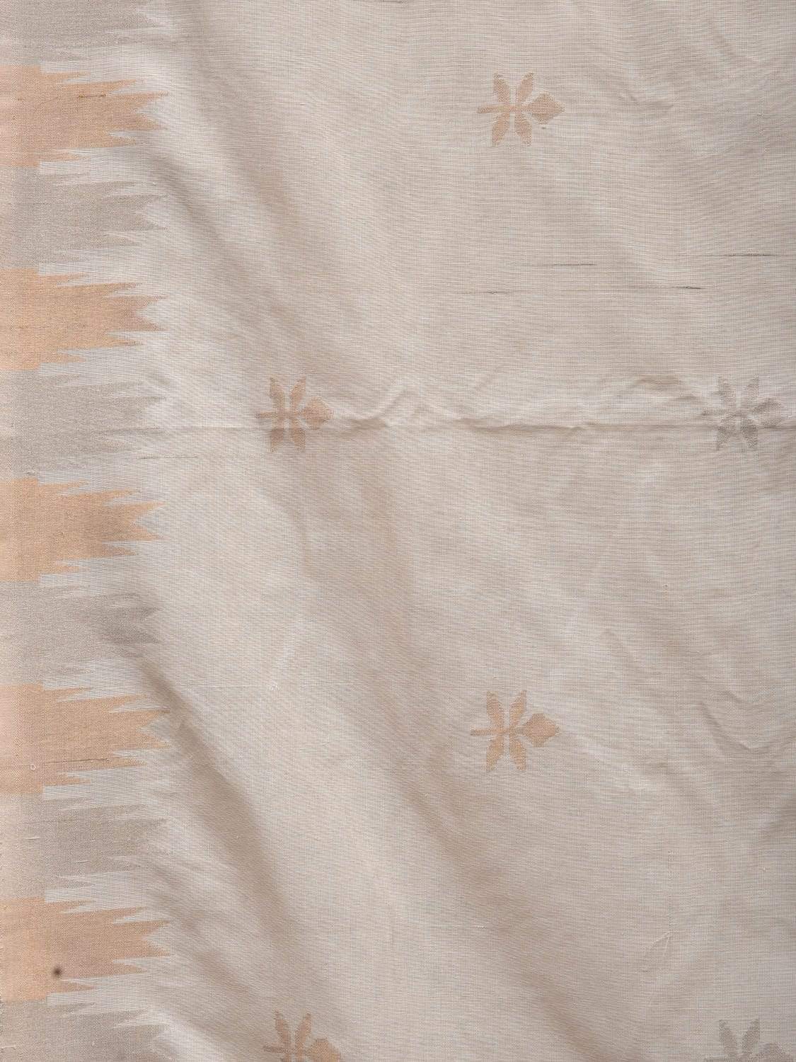 White Khadi Cotton Handloom Saree with Temple Border and Buta Design - Global Threads | Swadesiicart