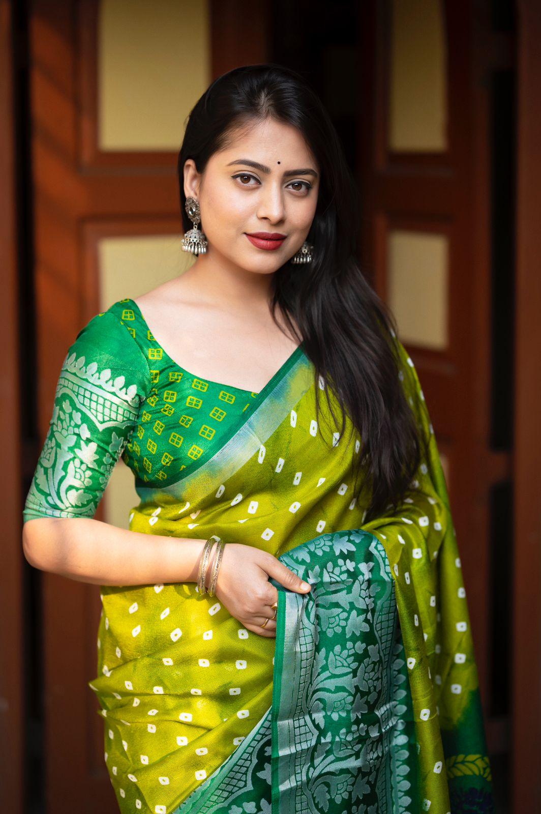 Green Jute Silk Printed Saree with Unstitched Blouse - Hiral Fashion | Swadesiicart