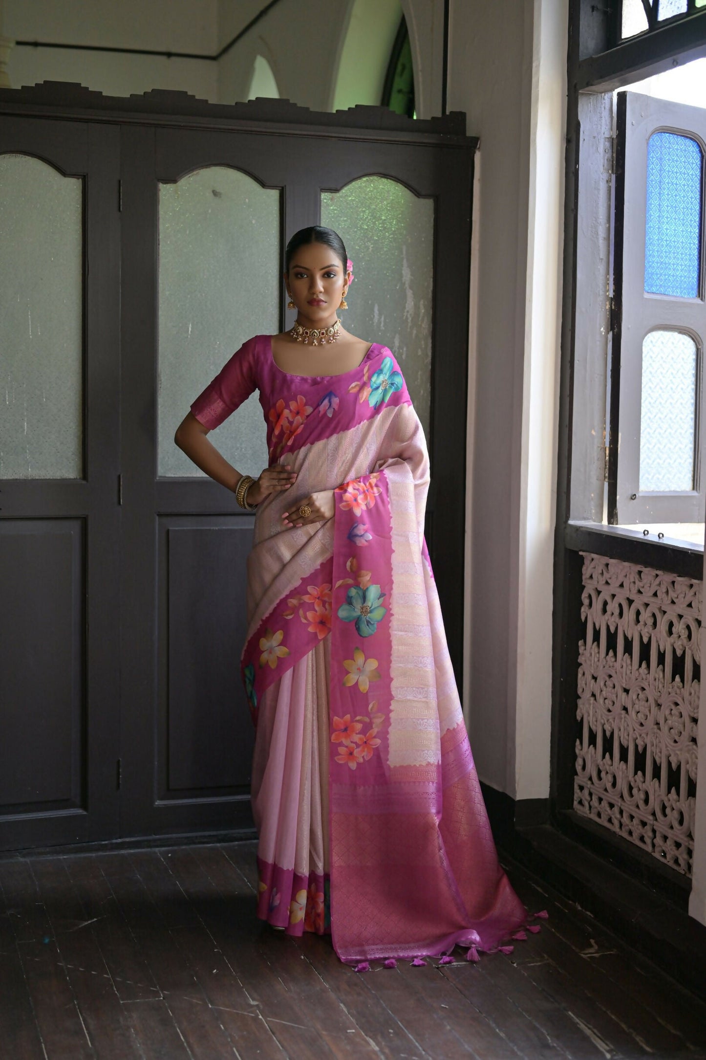 Vishnu Weaves Women's Wine banarasi Silk Saree with Blouse - Swadesiicart