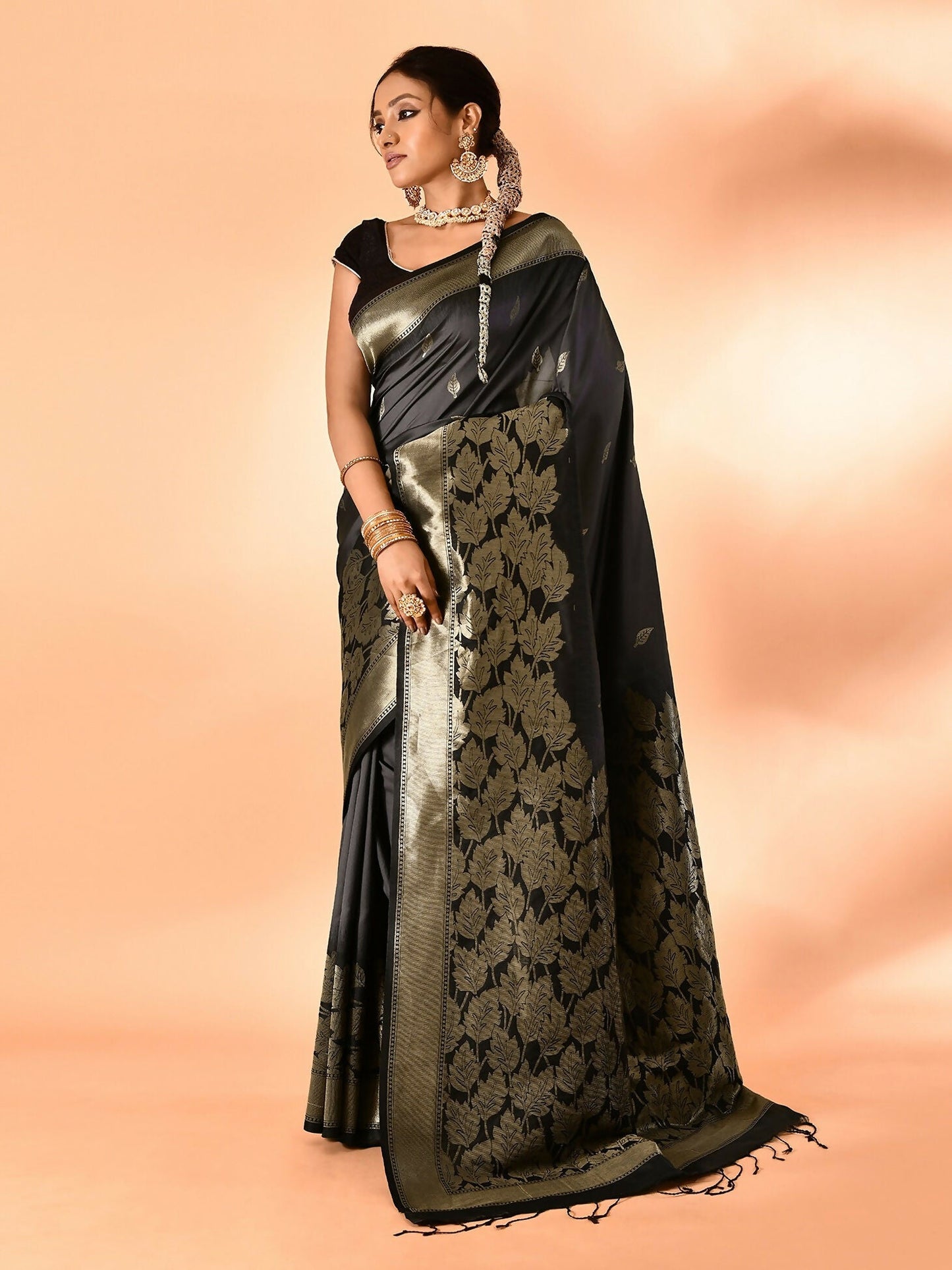 Joban Fashion Grey & Black Plain With Weaving Border Banarasi Silk Sarees | Swadesiicart