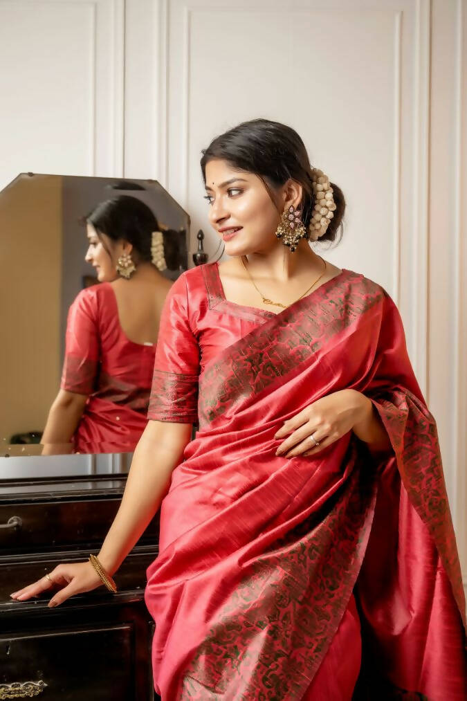Vishnu Weaves Women's Gajri Handloom Raw Silk Woven Border Saree with Unstitched Blouse - Swadesiicart