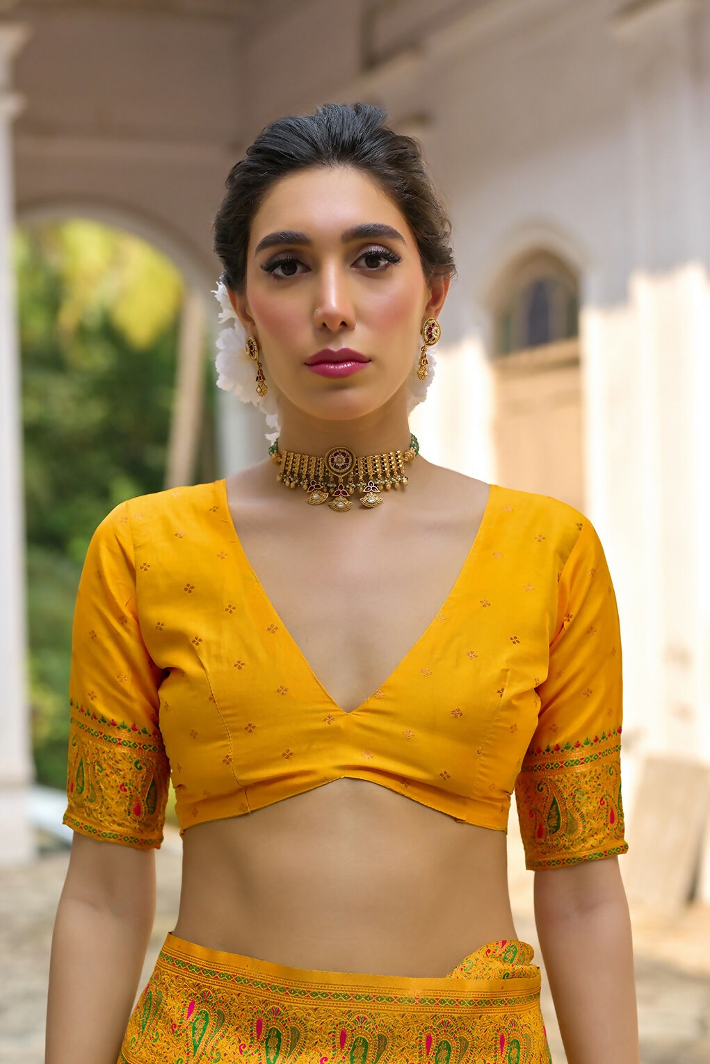 Vishnu Weaves Women's Mustard Yellow Silk Woven Saree with Blouse - Swadesiicart