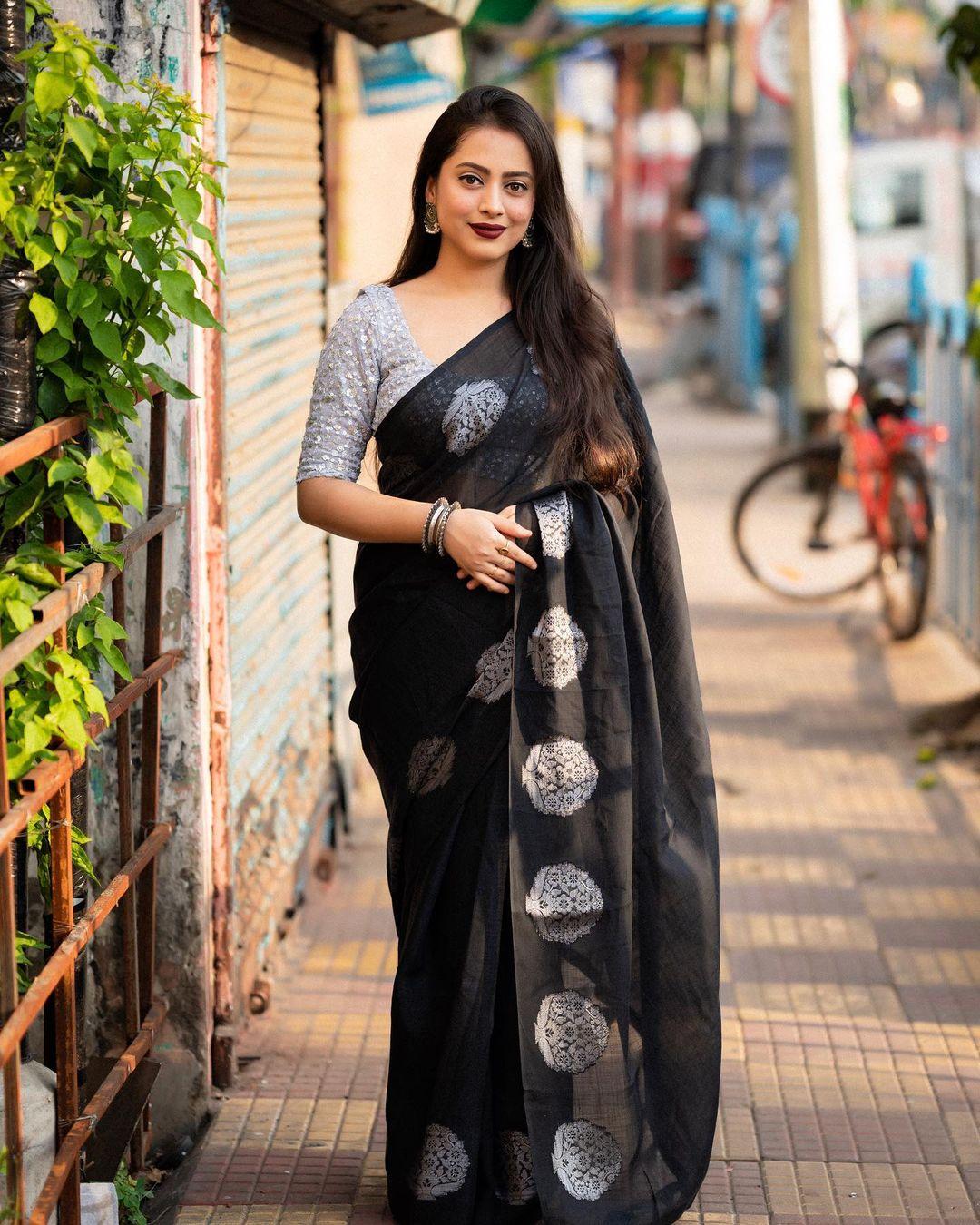Black Pure Linen Woven Design Saree with Unstitched Blouse - Hiral Fashion | Swadesiicart