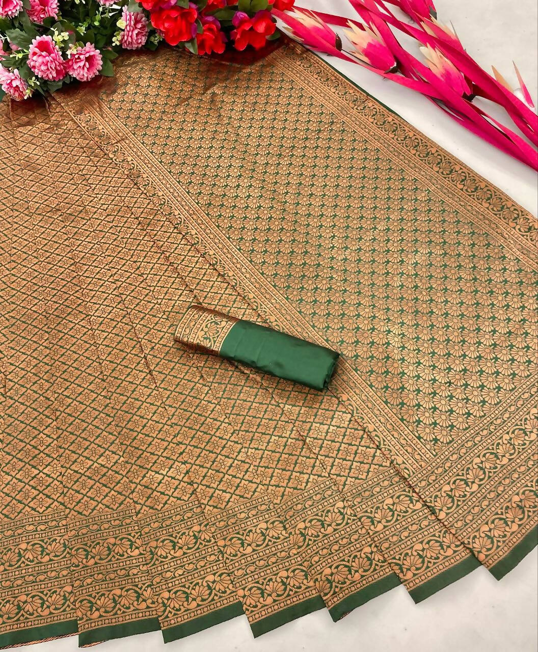 DEIANA'S Beautiful Designer Golden zari Soft Lichi Silk Saree - Green - Swadesiicart