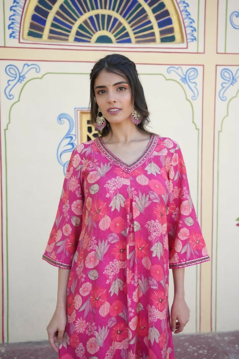 Vaasva Women Pink Muslin Pleated Kurta & Pant Clothing Set | Swadesiicart