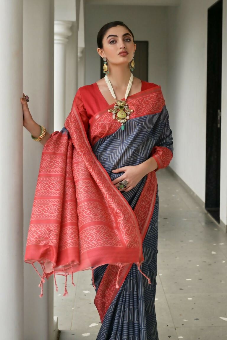 Vishnu Weaves Women's Red Soft Tussar Silk Printed Saree with Blouse - Swadesiicart