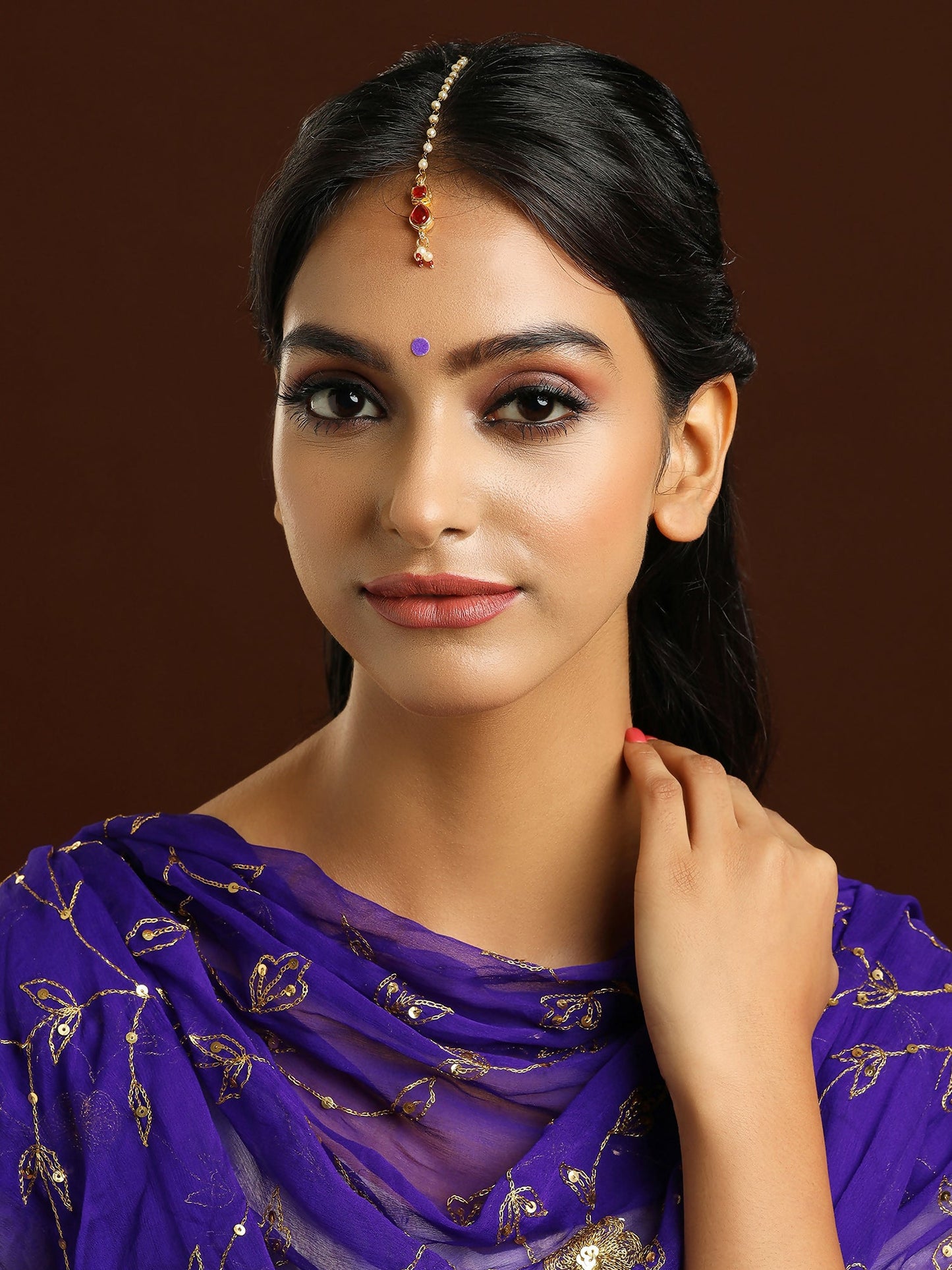 Ruby Raang Red Kundan Maang Tikka | Swadesiicart