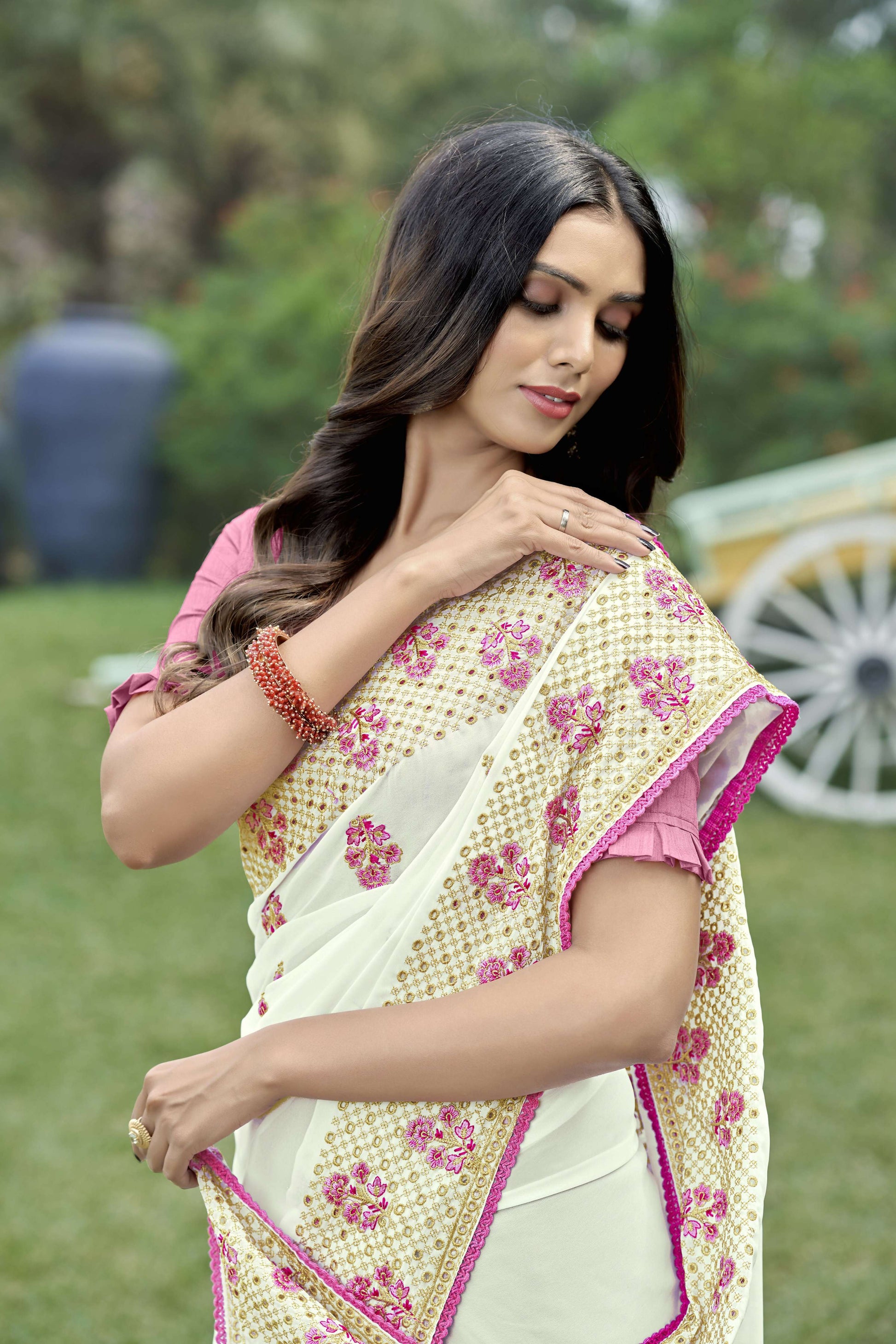 Vamsee Rashmika 2.0 White Georgette Silk Saree - Swadesiicart