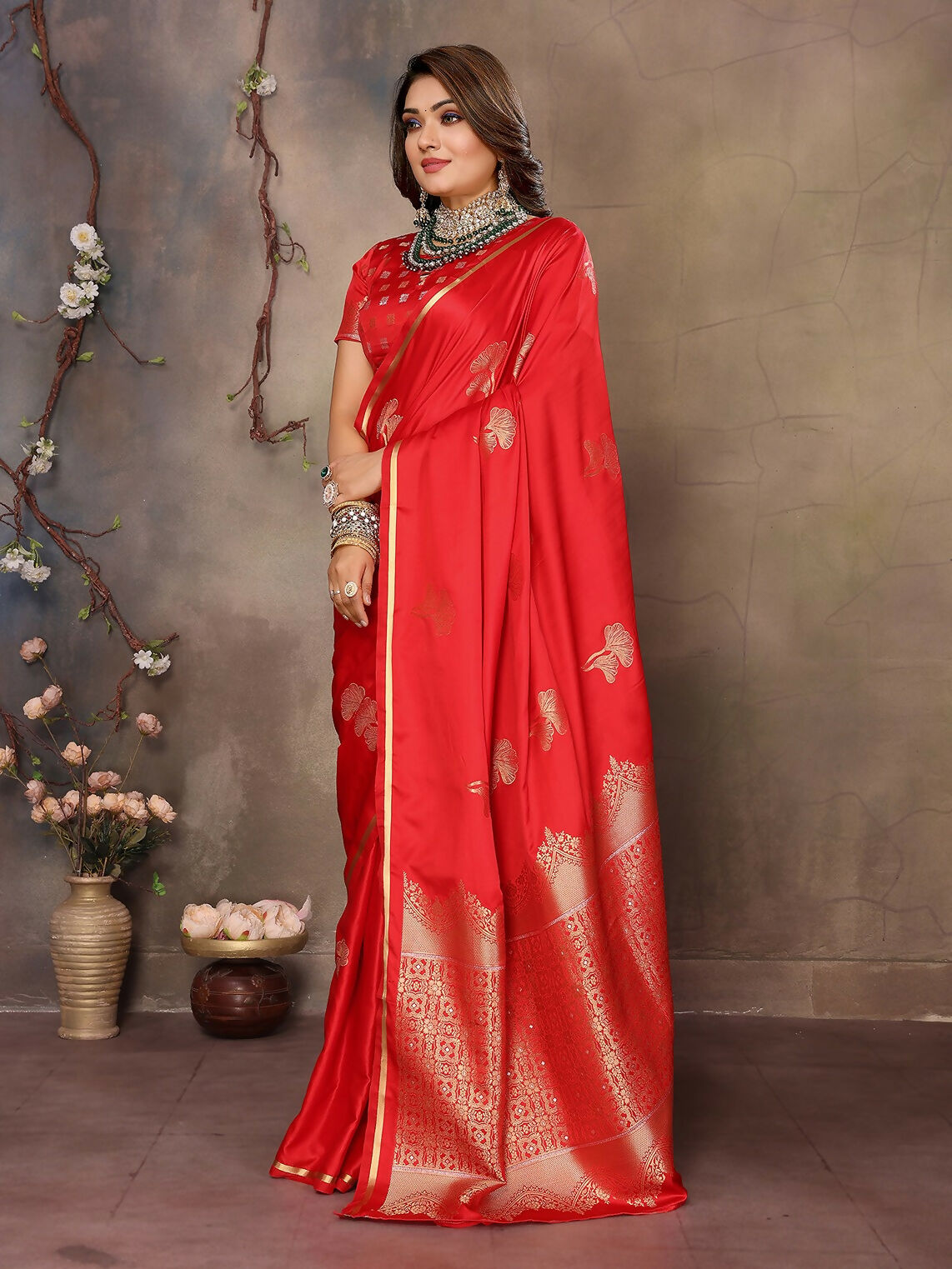 Joban Fashion Red Floral Motifs Banarasi Silk Sarees | Swadesiicart