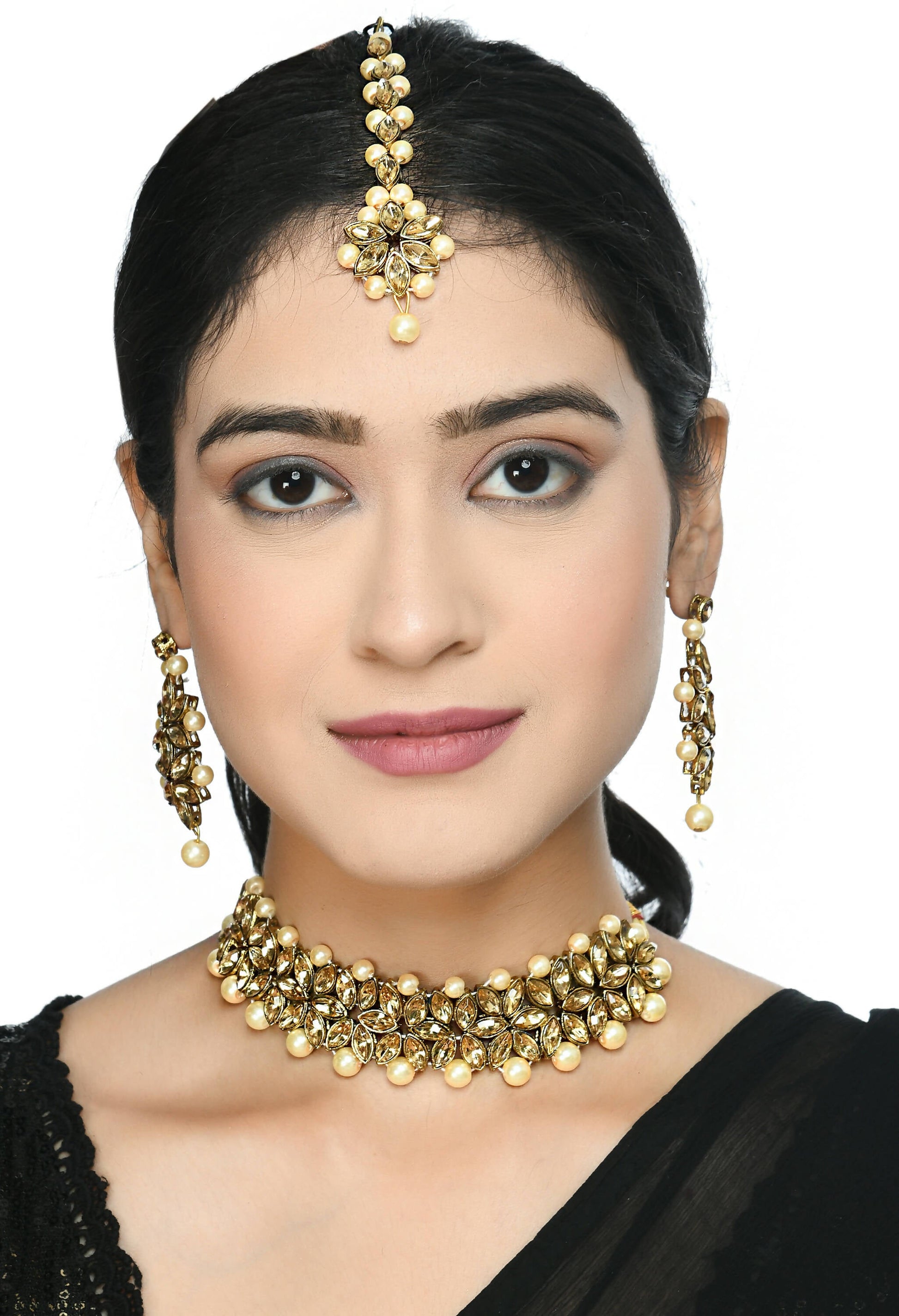 Mominos Fashion Johar Kamal Gold-Polished Brass Finish Kundan/Pearls Choker For Women (Golden) | Swadesiicart