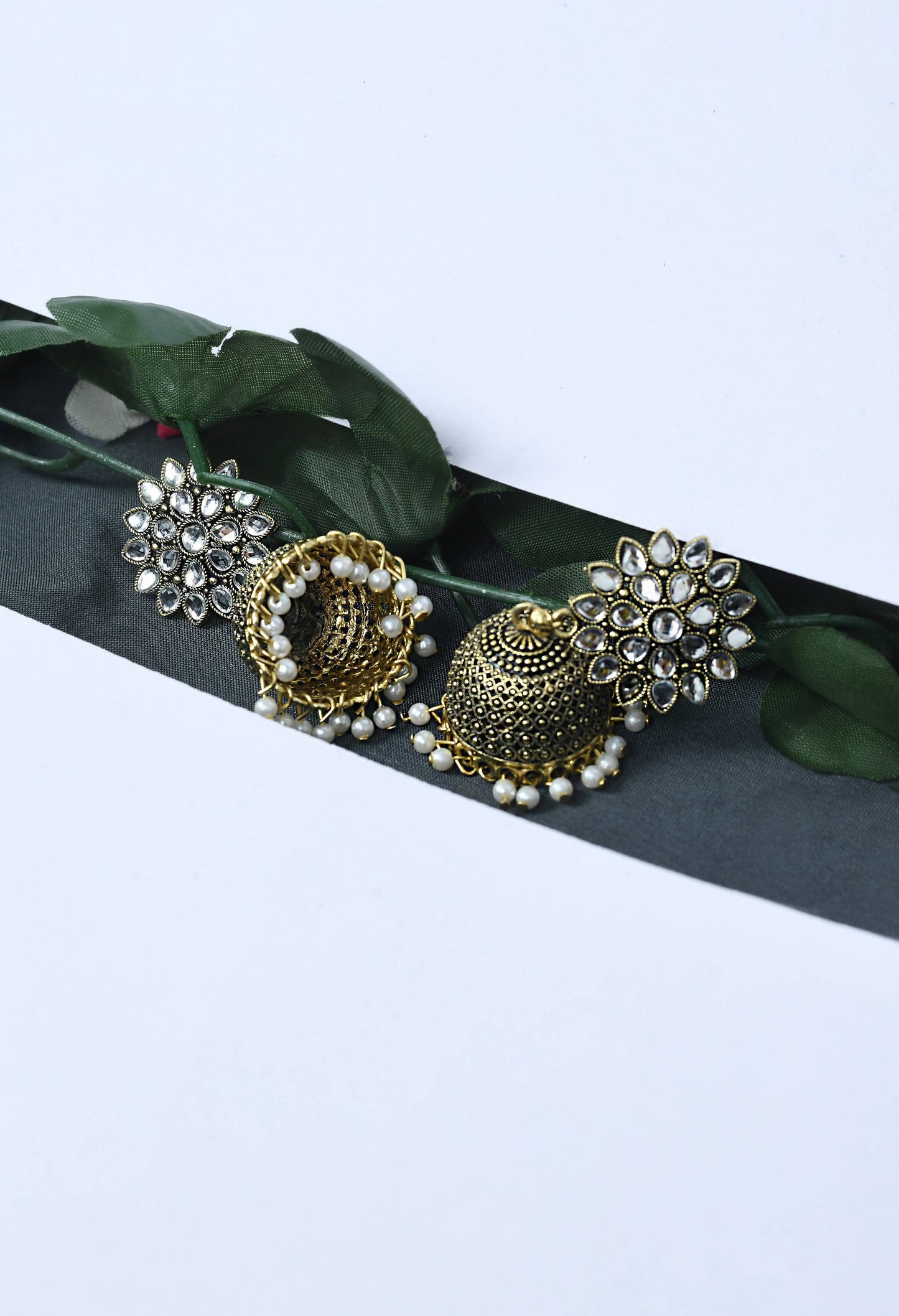 Mominos Fashion Johar Kamal Beautiful Kundan Work Jhumka With White Beads - Swadesiicart