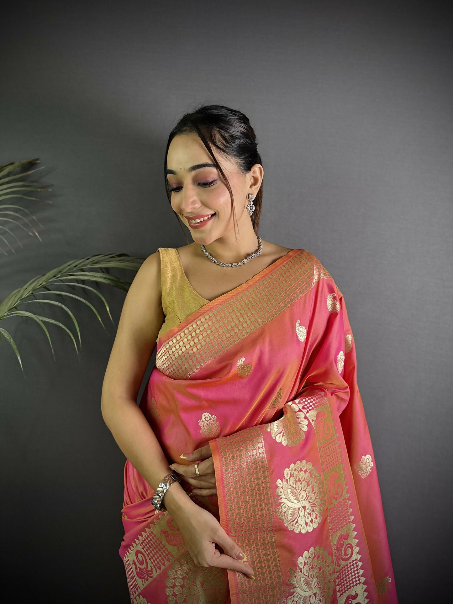 Joban Fashion Light Pink Banarasi Soft Lichi Silk Paisley Saree | Swadesiicart