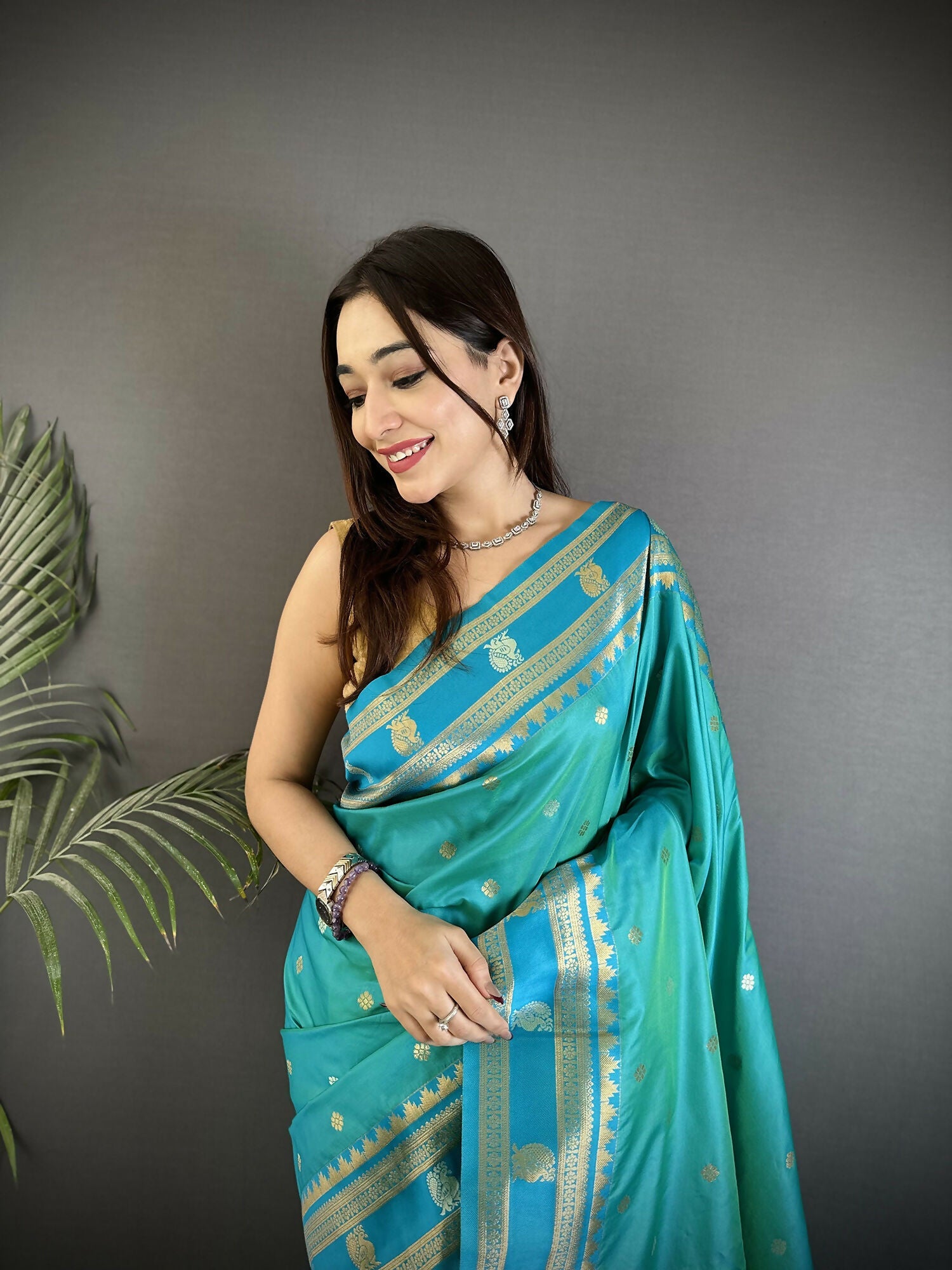 Joban Fashion Sea Green Banarasi Soft Silk Woven Saree | Swadesiicart