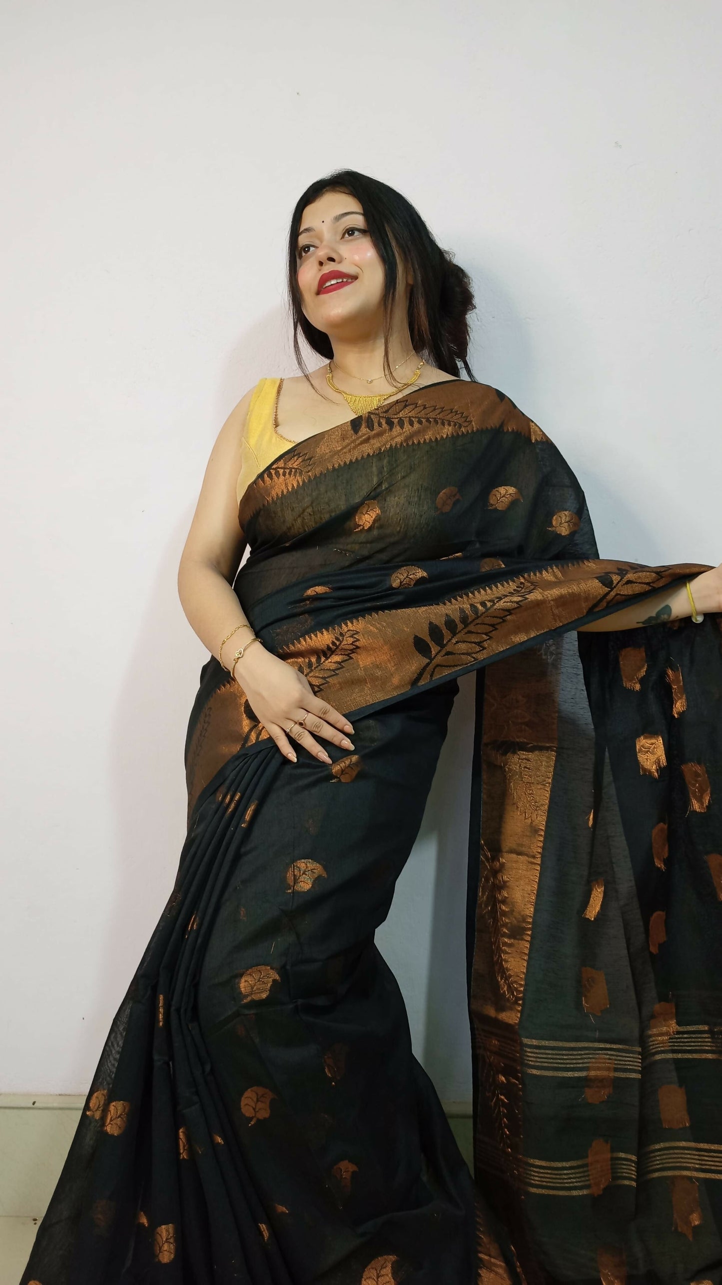 Exclusive Collection Beautiful Black Cotton Silk Woven Handloom Saree With Running Blouse Piece - Swadesiicart