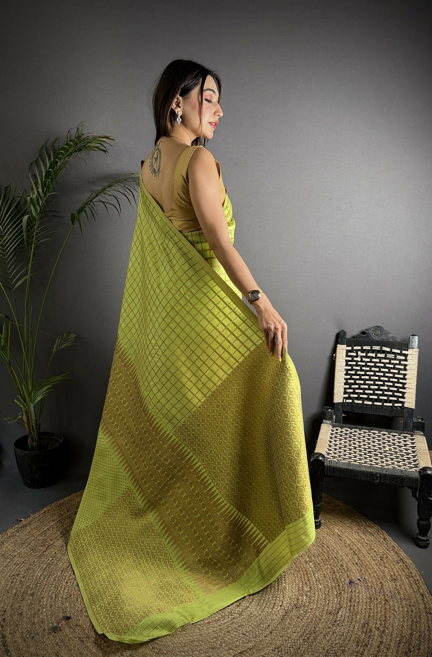 Joban Fashion Light Green Banarasi Soft Lichi Silk Checks & Woven Saree | Swadesiicart