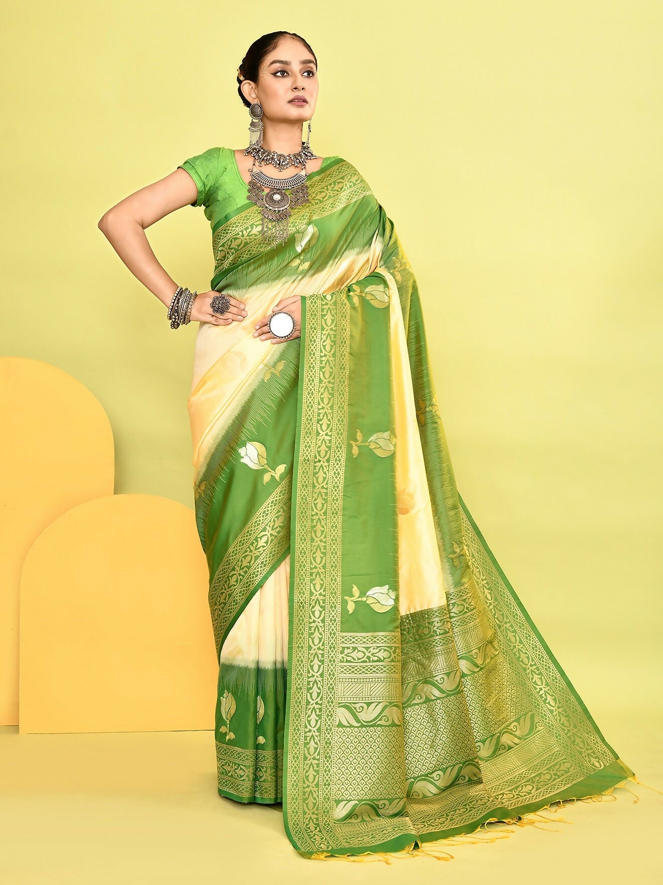 Joban Fashion Light Yellow & Parrot Green Plain With Weaving Border Banarasi Silk Sarees | Swadesiicart