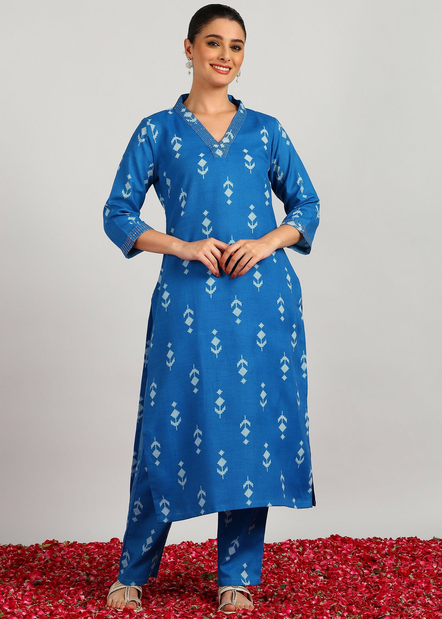 Aavyora Women's Blue Ikat Printed Ethnic Co-ord Set - Swadesiicart