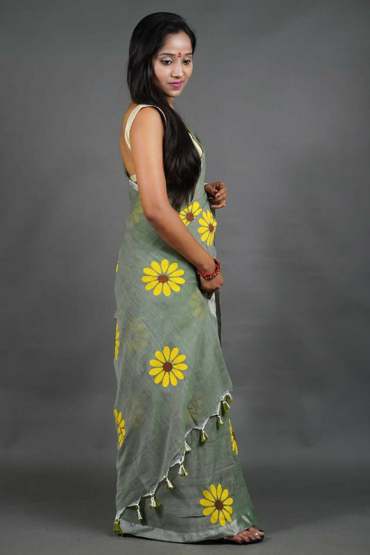 Exclusive Collection Light Pista Pure Cotton Saree With Sunflower Design - Swadesiicart