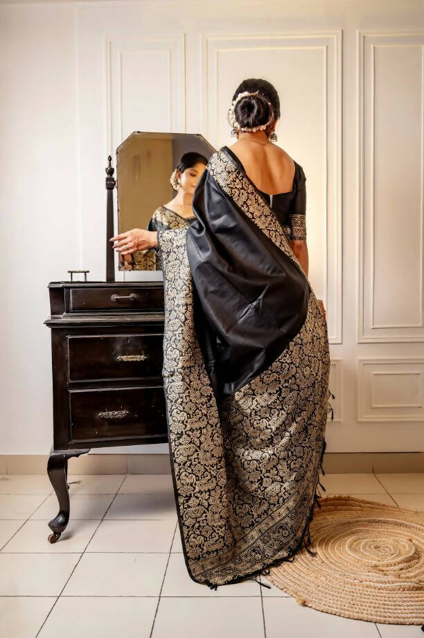 Vishnu Weaves Women's Black Handloom Raw Silk Woven Border Saree with Unstitched Blouse - Swadesiicart
