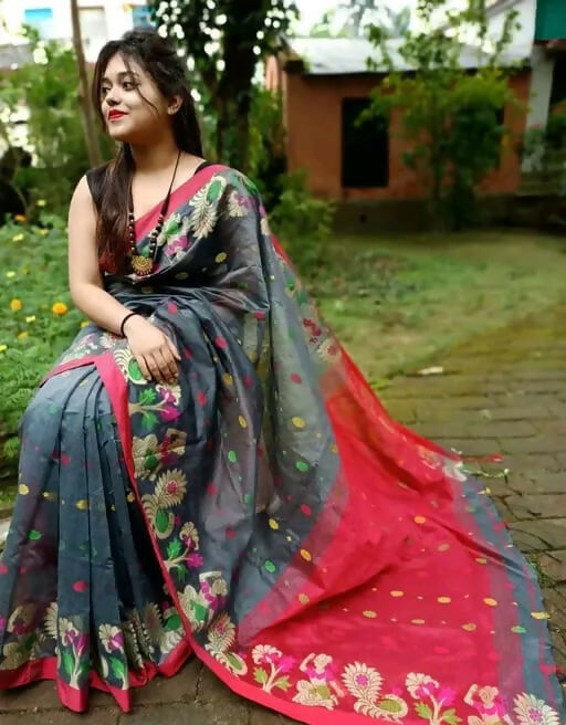 Exclusive Collection Grey Beautiful Handloom Silk Cotton Saree - Swadesiicart