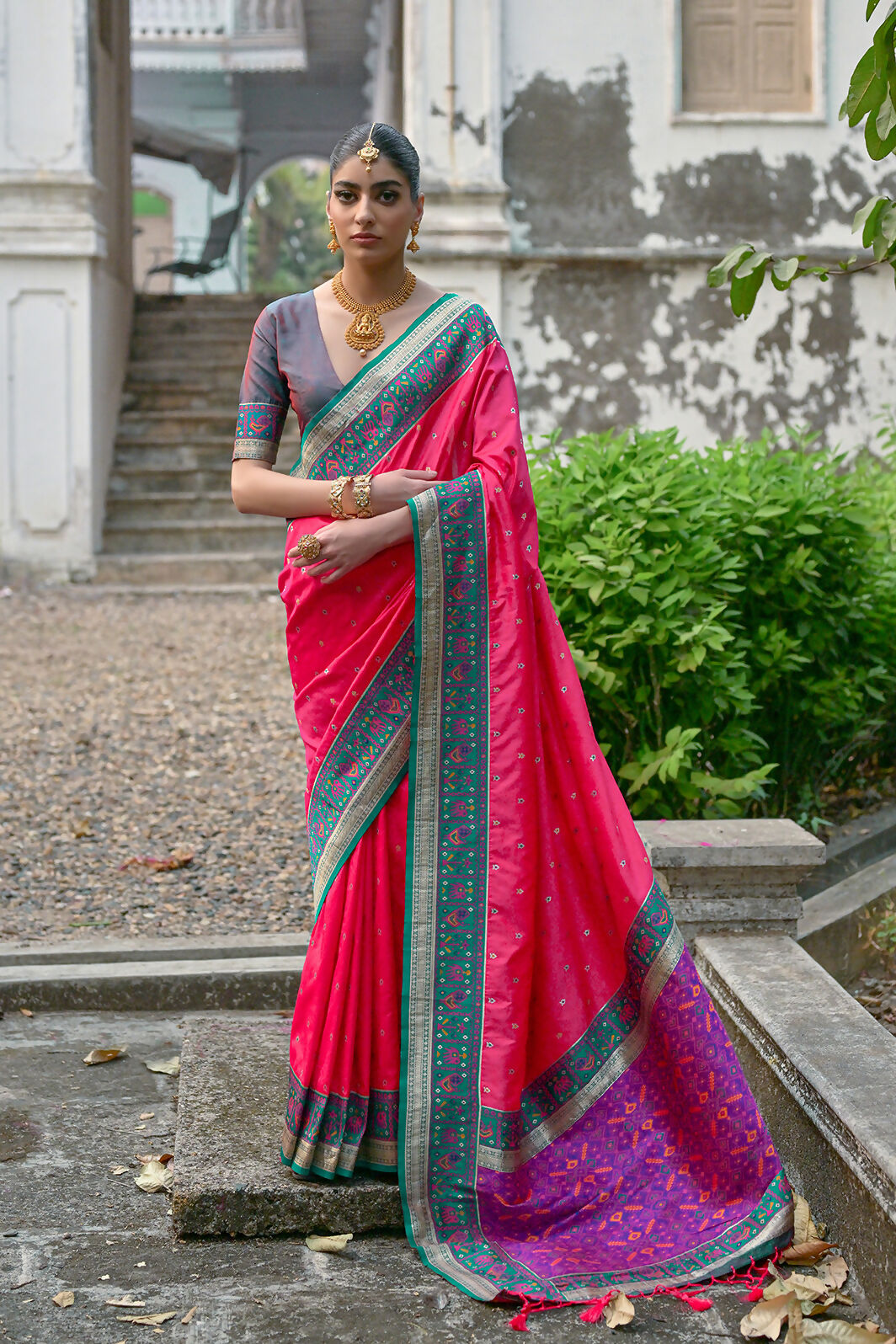 Vishnu Weaves Women's Pink Banarasi Silk Woven Saree with Blouse - Swadesiicart