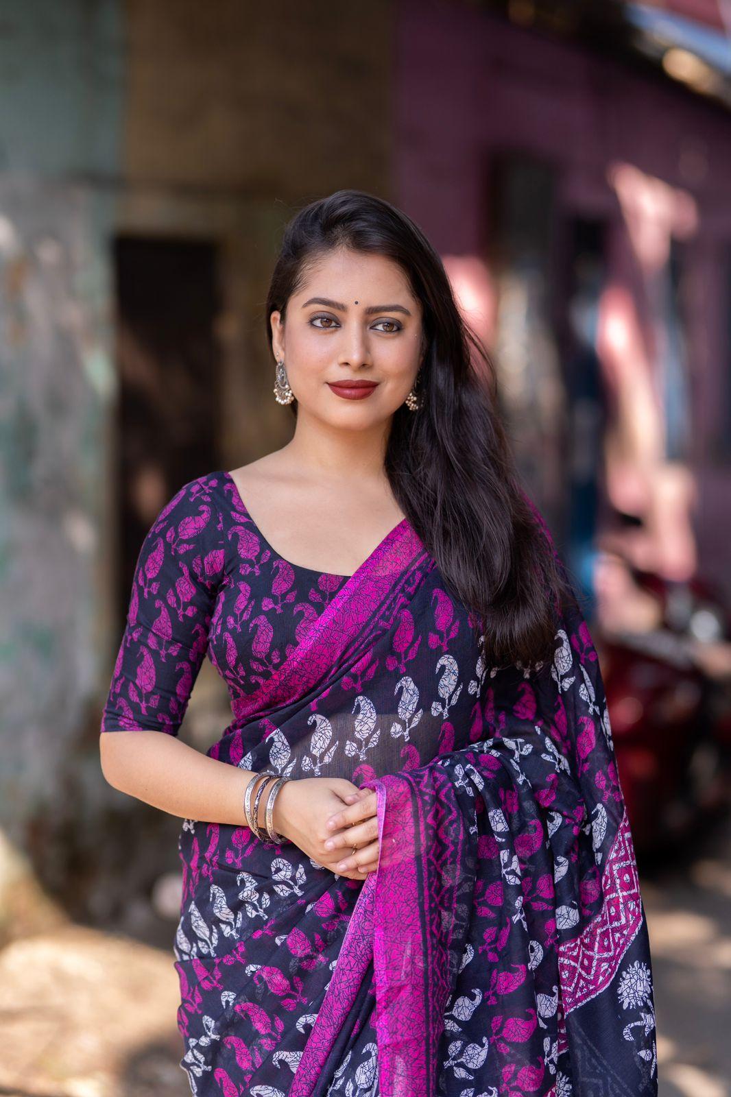 Purple Linen Blend Ethnic Motifs Saree with Unstitched Blouse - Hiral Fashion | Swadesiicart