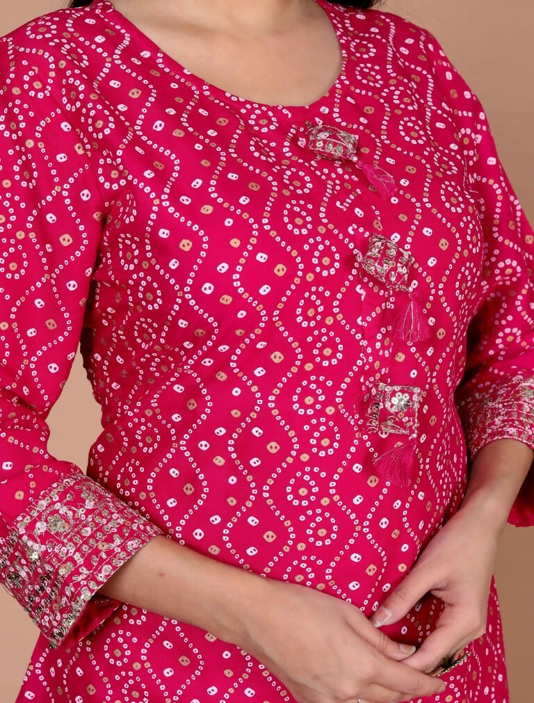 Miravan Women's Embroidered Pink Bandhani Pakistani Straight Kurti - Swadesiicart