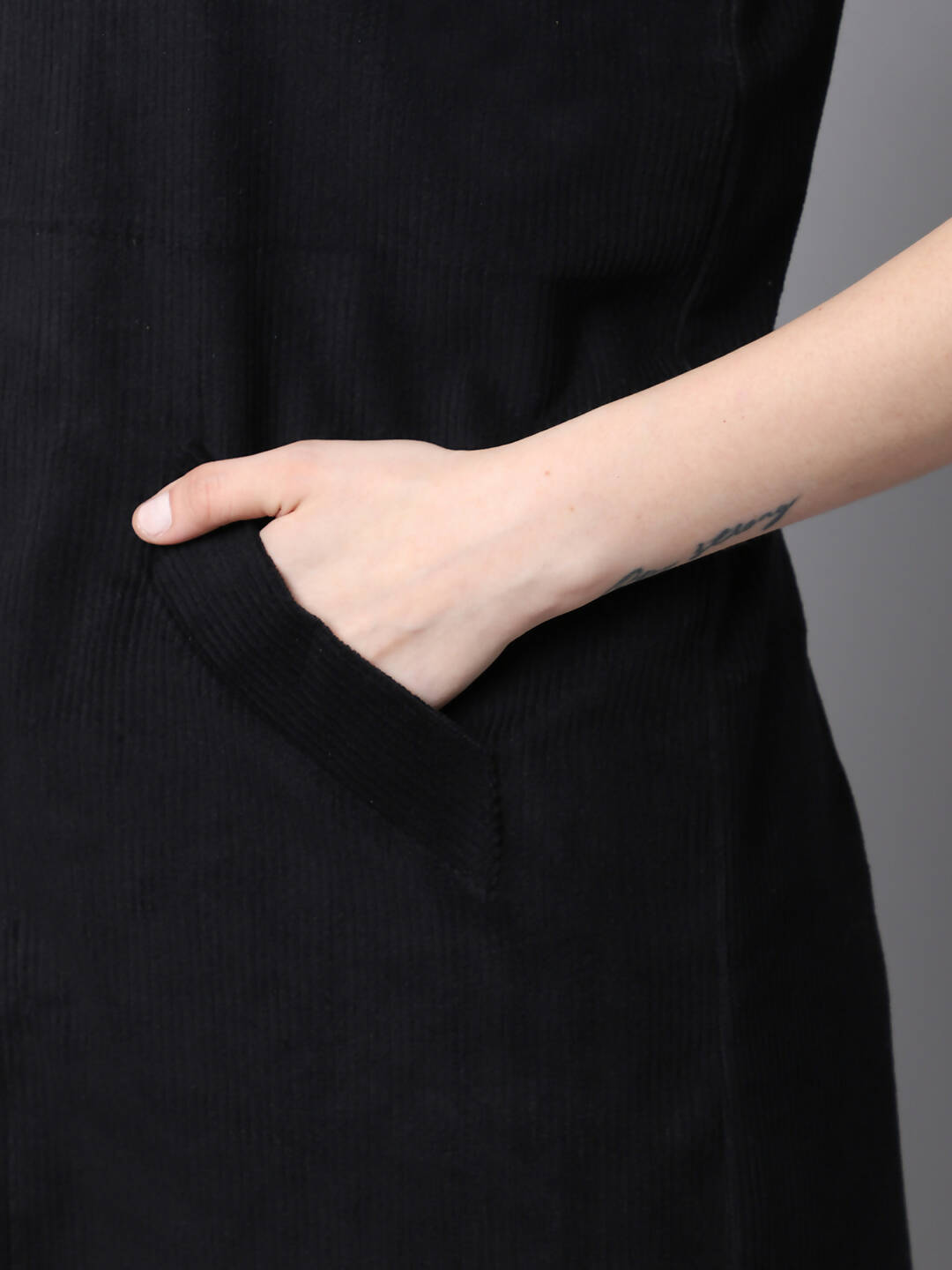 Even Apparels Black Polywool Open Front Corduroy Women's Long Coat | Swadesiicart