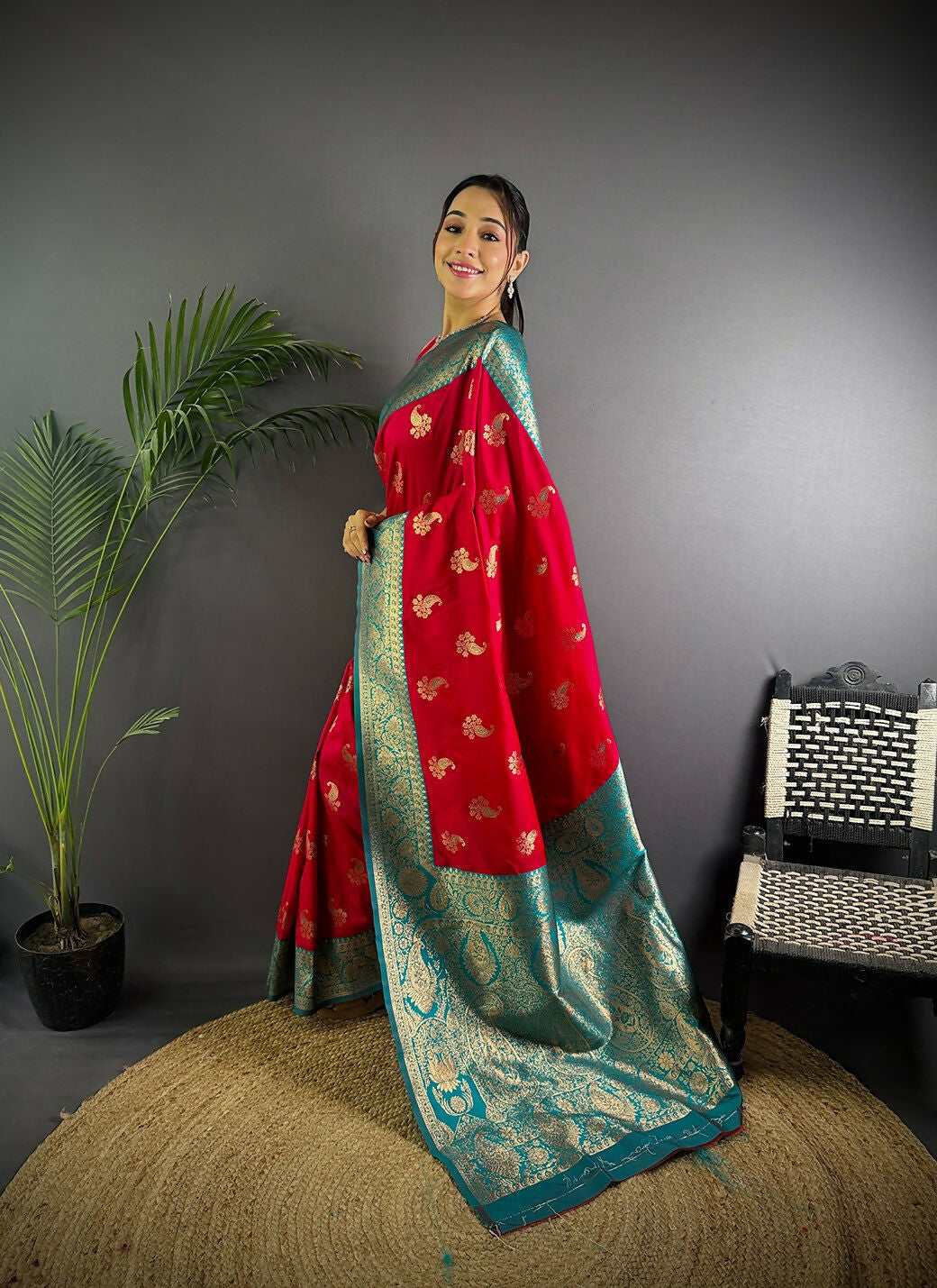Joban Fashion Banarasi Red Woven Butti Soft Silk Saree | Swadesiicart