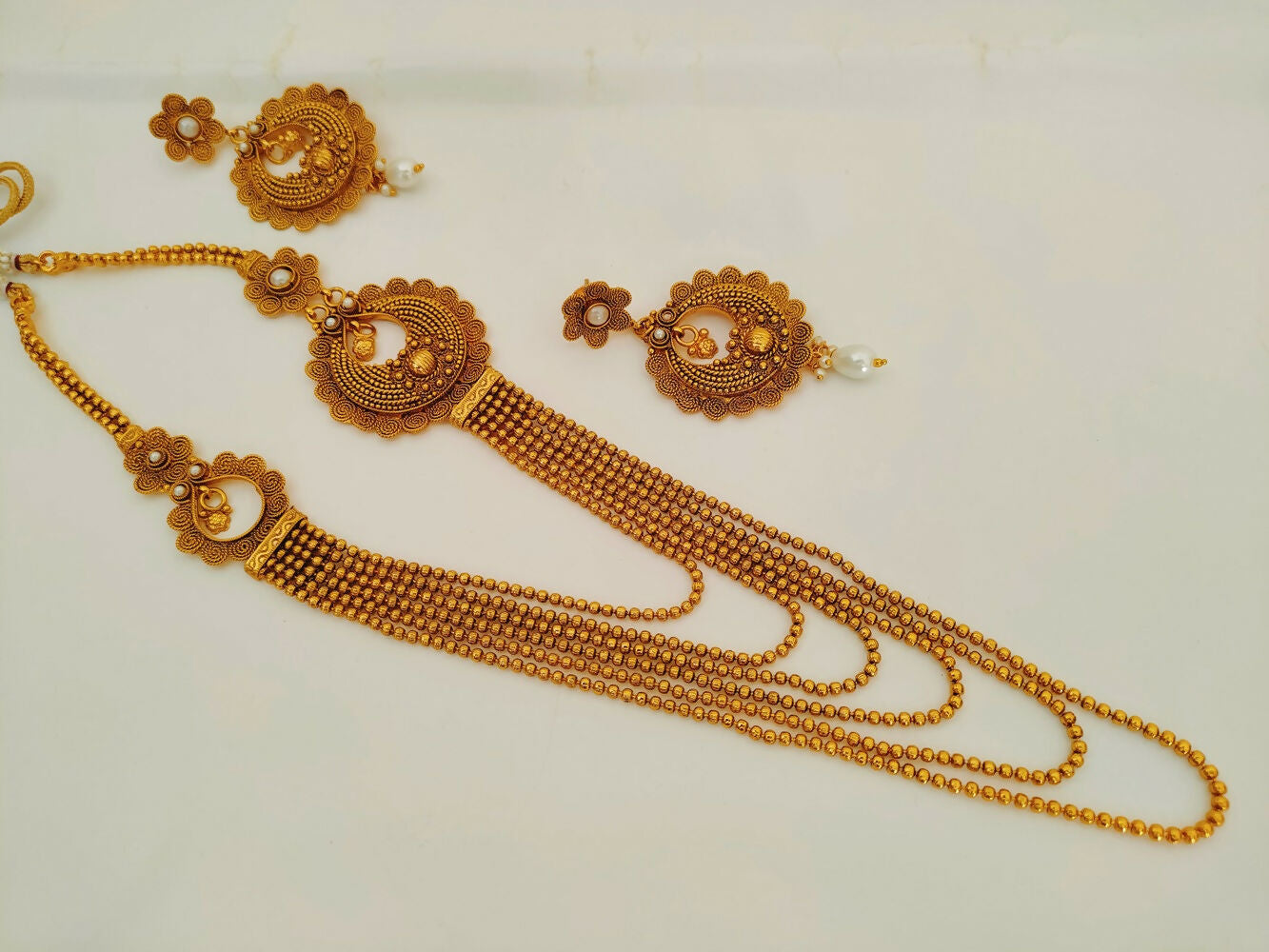 White Kemp Layer mugappu Necklace Set - Swadesiicart